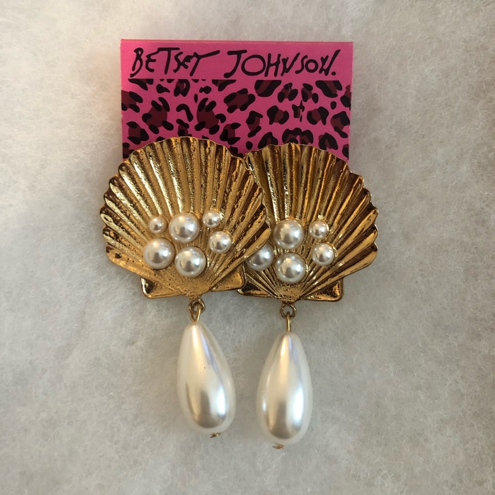Betsey Johnson Seashell Earrings